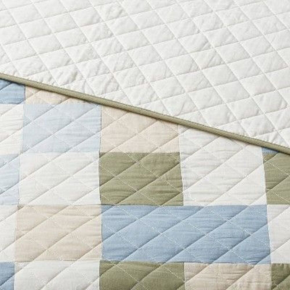 Open Box - Threshold - King Pieced Patchwork Quilt Blue/Ivory/ Blue/Ivory/Green - Picture 2 of 2
